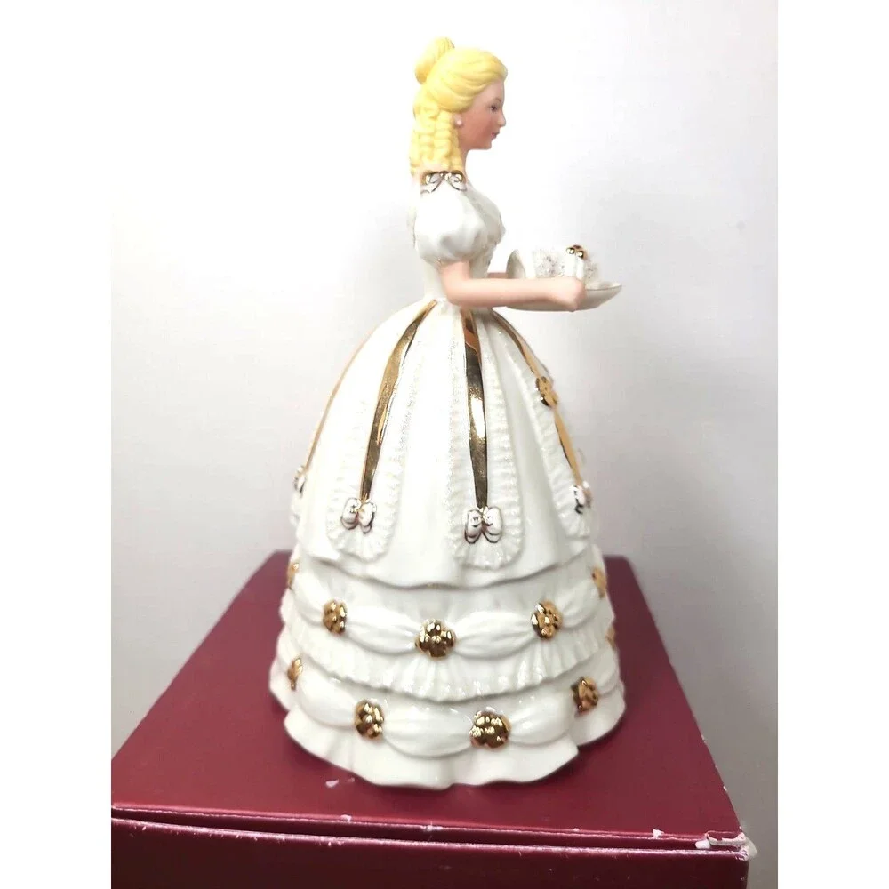 Lenox Christmas Sweet Delight 2011 Figurine 8.5